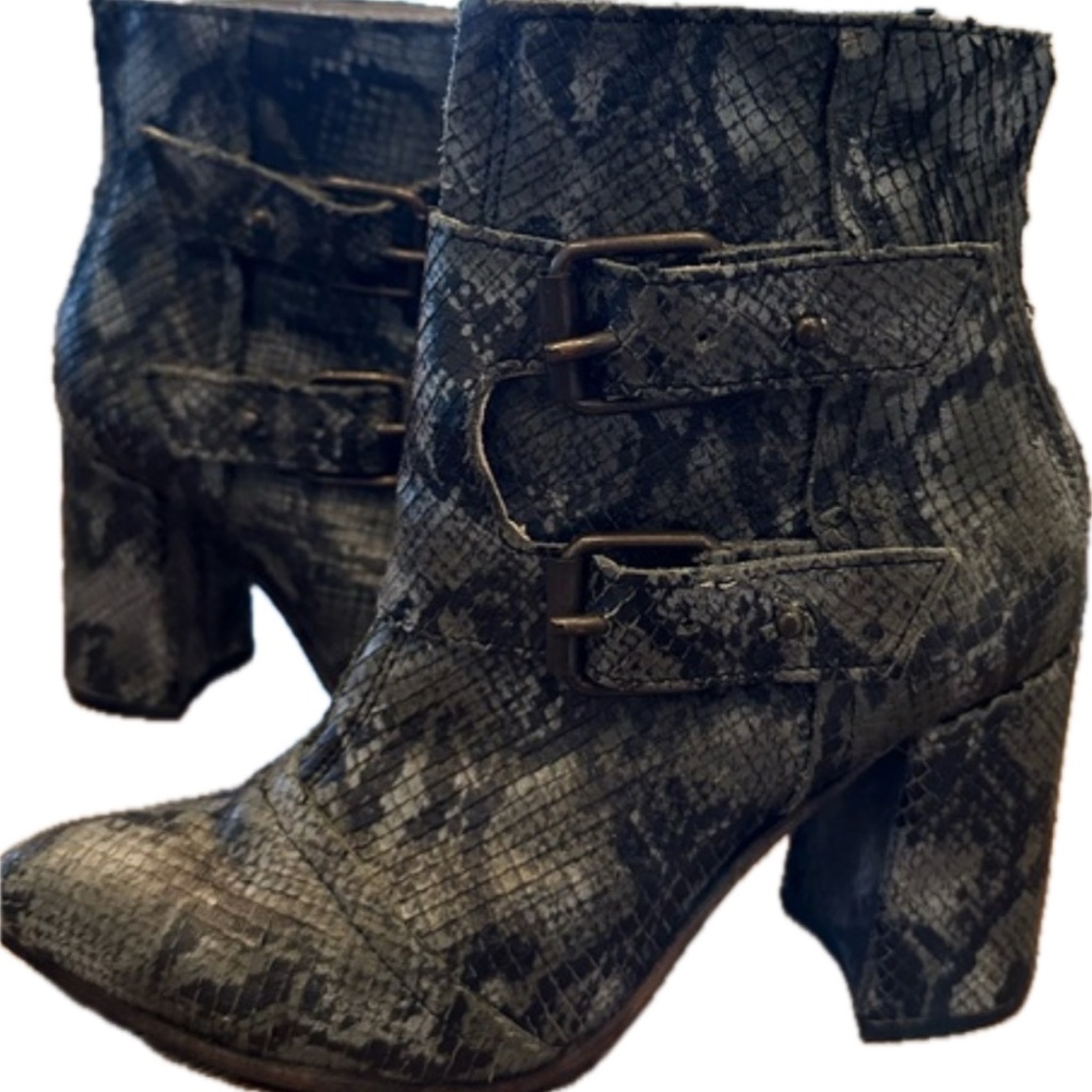 Size 6 never worn